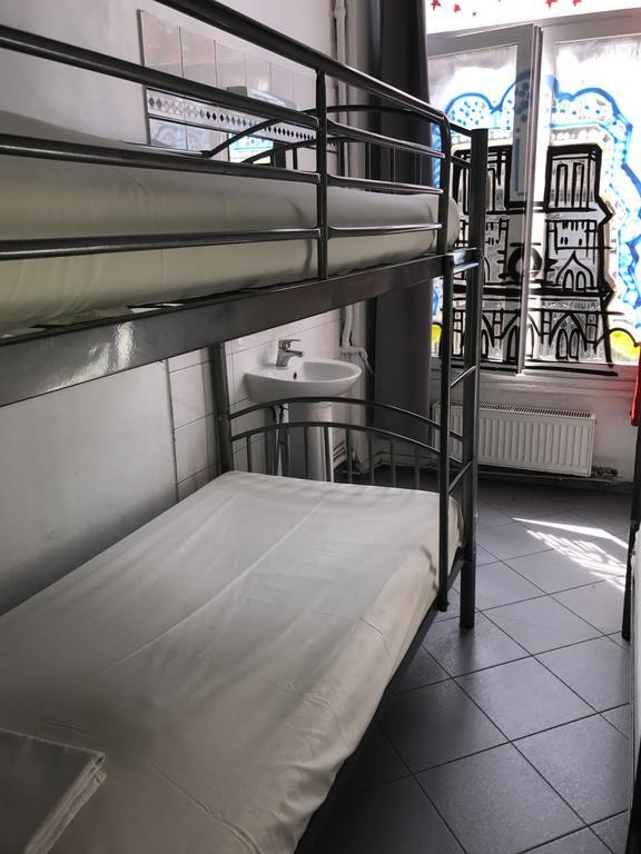 Jacobs Inn Hostel Paris Exteriör bild