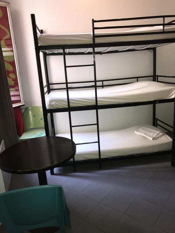 Jacobs Inn Hostel Paris Exteriör bild